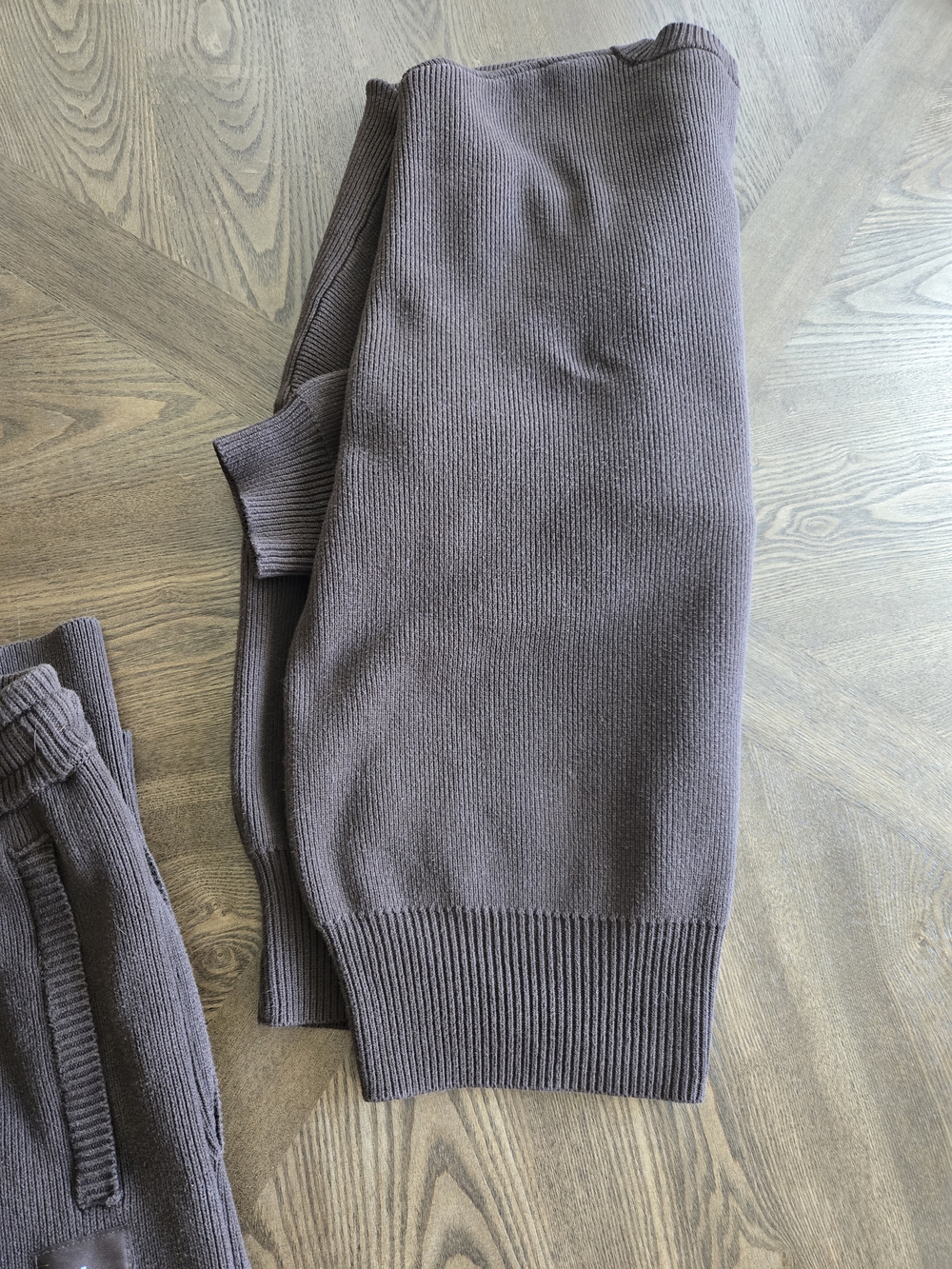 Alo Yoga Scholar 2pc Set Crewneck Sweater Straight Leg Sweatpant Espresso Unisex - Picture 4 of 9